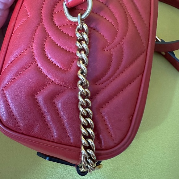 Gucci Mini GG Marmont Crossbody Bag - Picture 10 of 16